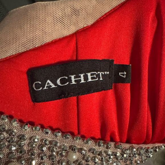 Elegant Red One-Shoulder Dress - Picture 4 of 4